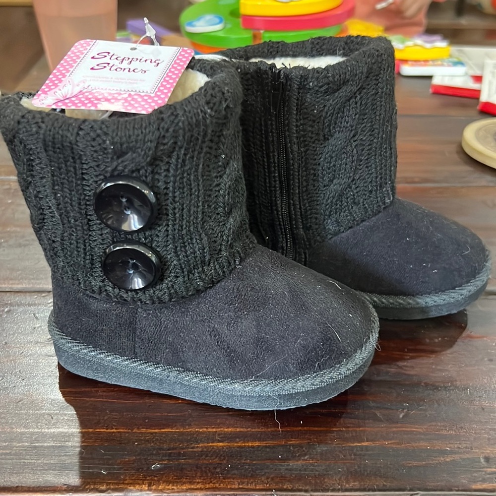 Black sweater knit zip up boots sz 6